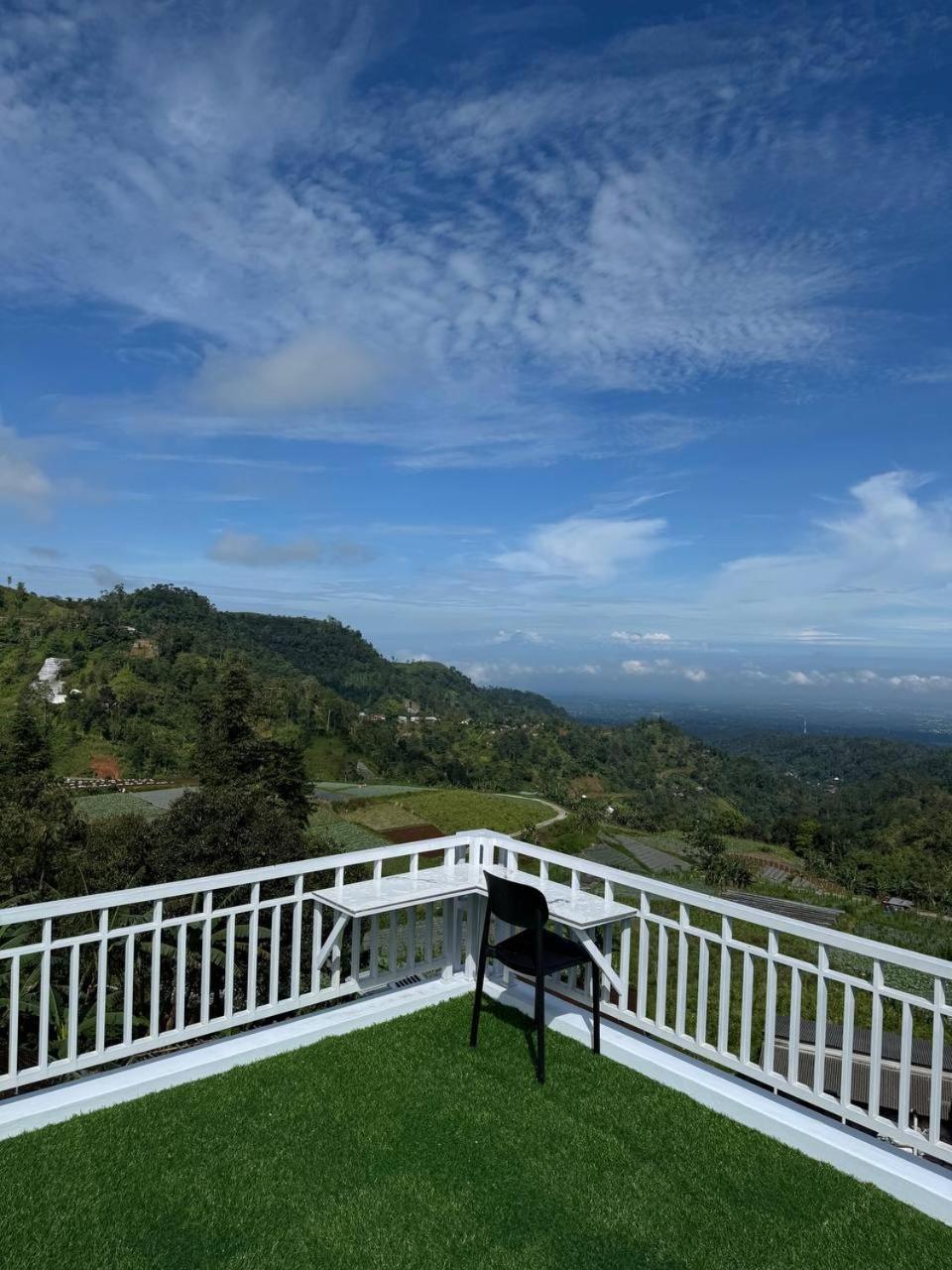 Sunset Lawu Kemuning, Villa, Full House 3 Bed, Free Bbq, Free Float Light Breakfast Karanganyar  Exterior foto